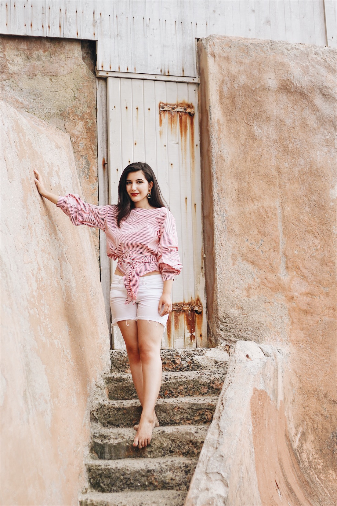 Laguna Beach, Victoria Beach, California, Zara, lookbook, beach outfit, white shorts, statement earrings