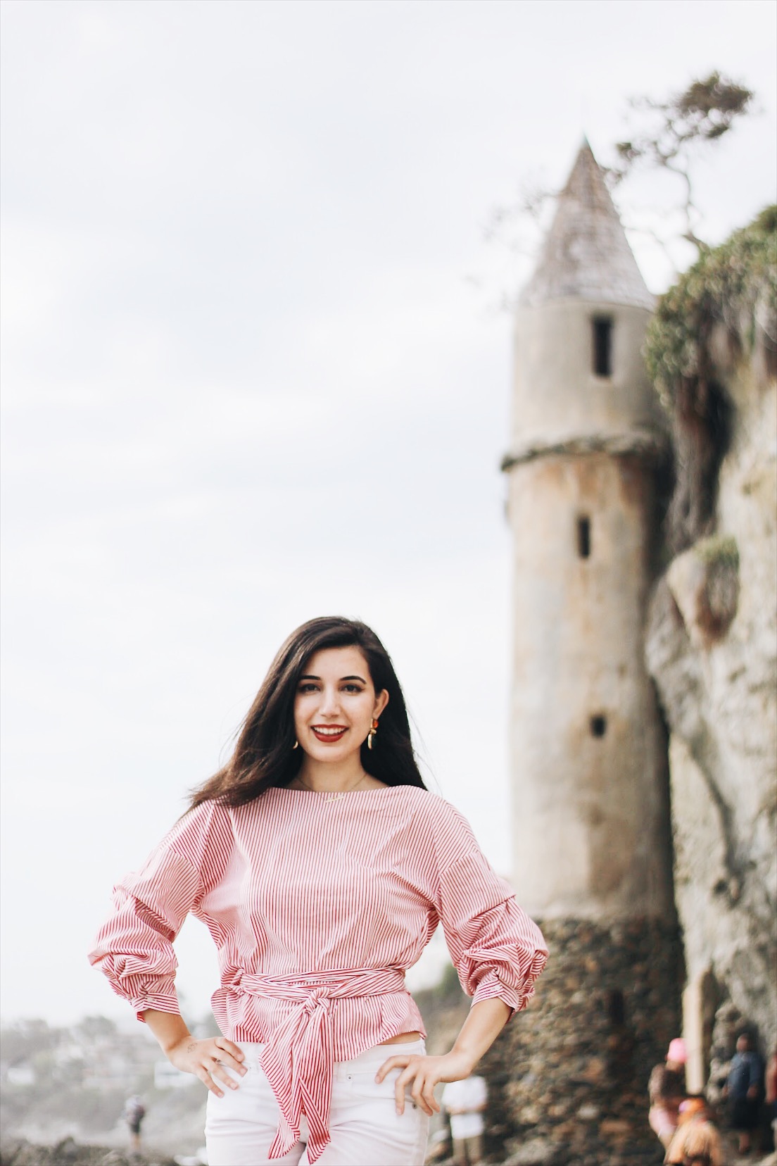 Laguna Beach, Victoria Beach, California, Zara, lookbook, beach outfit, white shorts, statement earrings