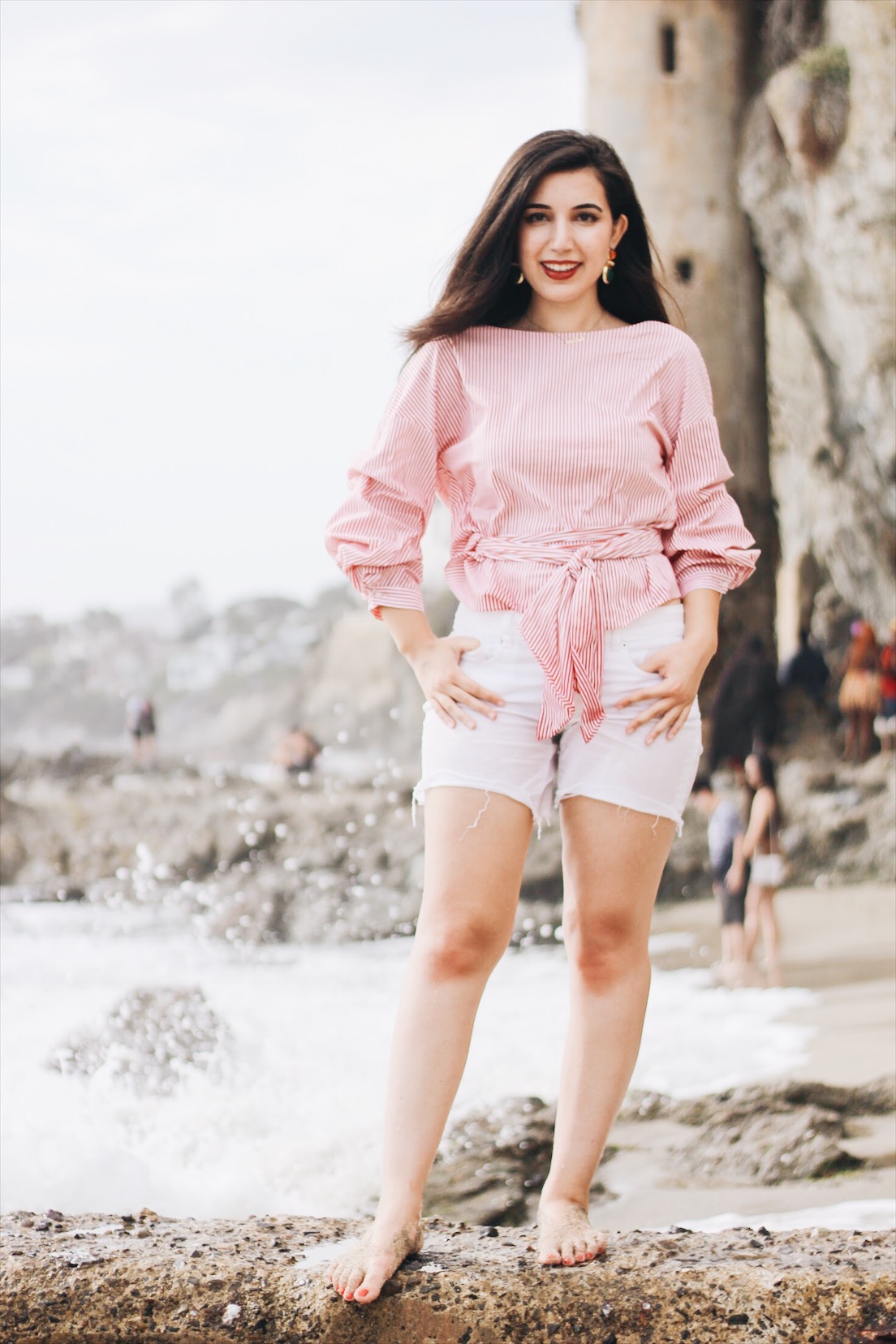 Laguna Beach, Victoria Beach, California, Zara, lookbook, beach outfit, white shorts, statement earrings