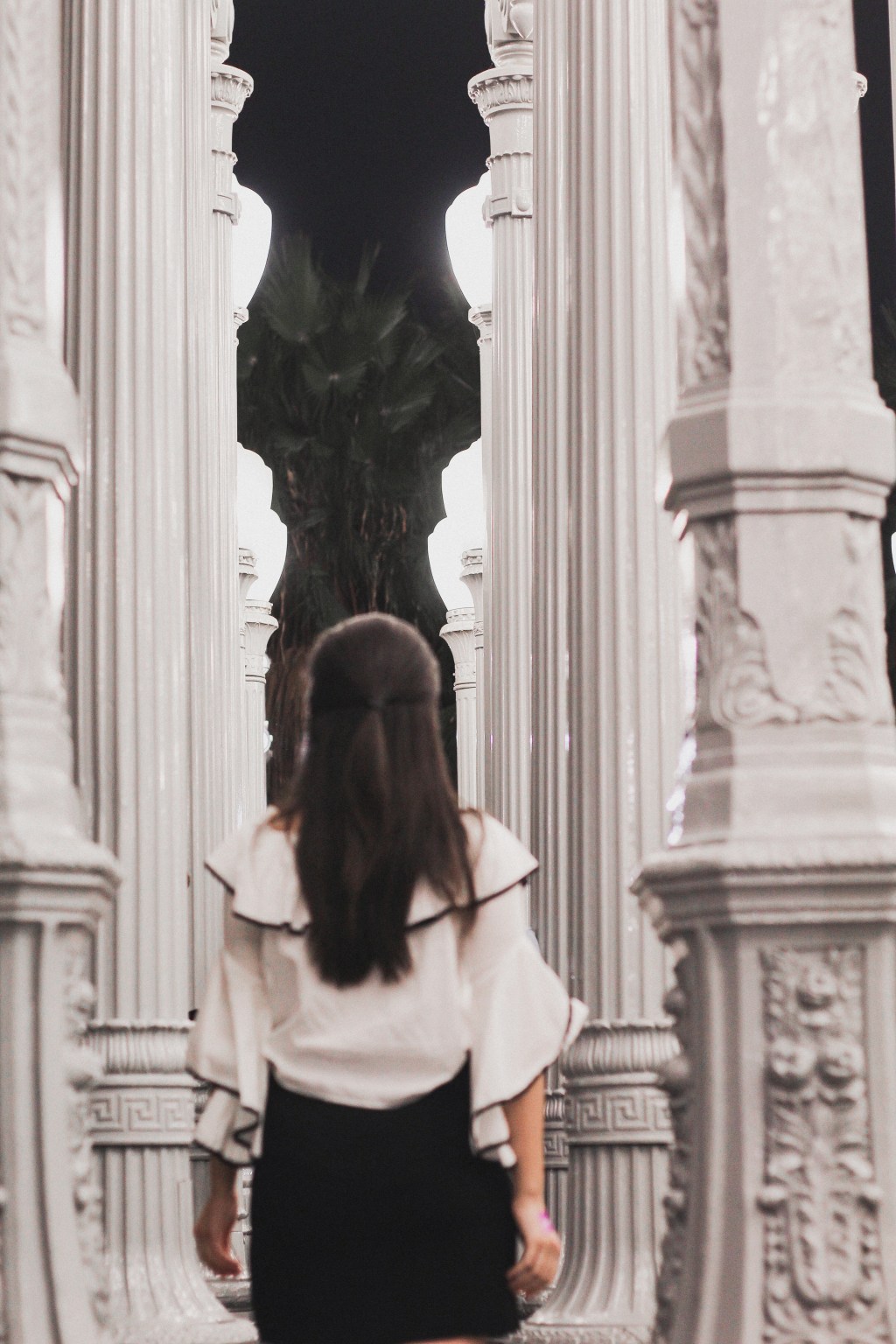 LA, Los Angeles, LACMA, Los Angeles County Museum of Art, lookbook, fashion blogger, ootd, ootn, lotd, belle sleeves, off the shoulder, black skirt, gold hoop earrings, Zara, Juicy Couture, LA street style, street style, influencer, fashion, style, fall fashion, fall style, photoshoot