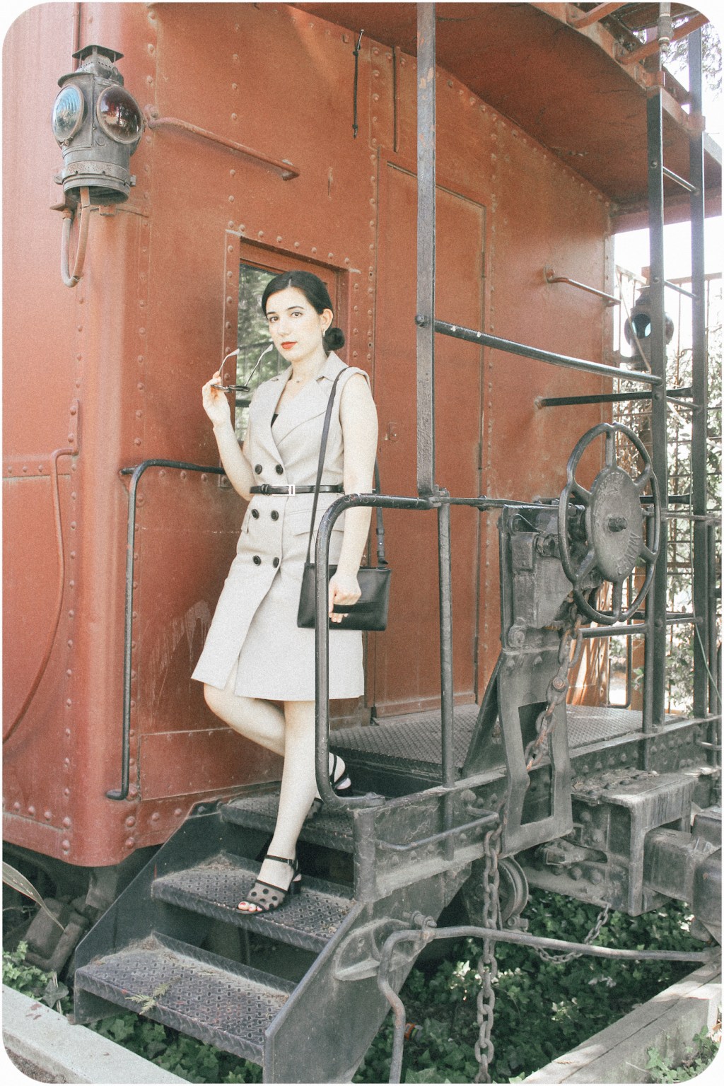 vintage fashion, ootd, fashion blogger, travel blogger, Old Hollywood, retro fashion, travel, Zara, Prada, ethical fashion, sustainable fashion, red lips