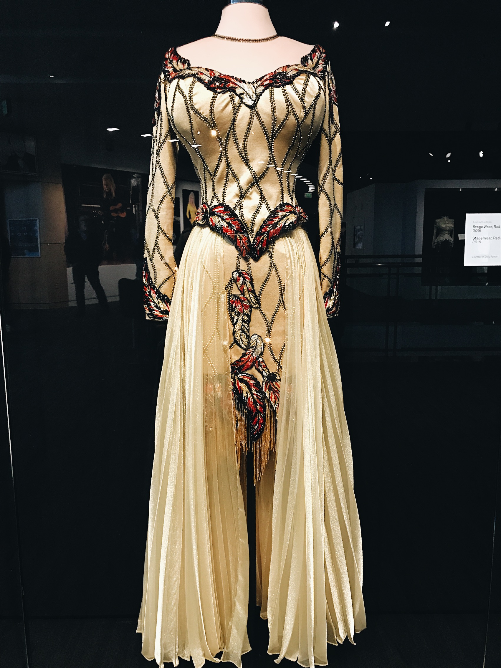 Grammy Museum, Grammys, Dolly Parton, Dolly Parton fashion, Dolly Parton style, MusicCares, Grammy Lifetime Achievement, Dolly Parton costumes, singer, singer style, touring style, on stage style