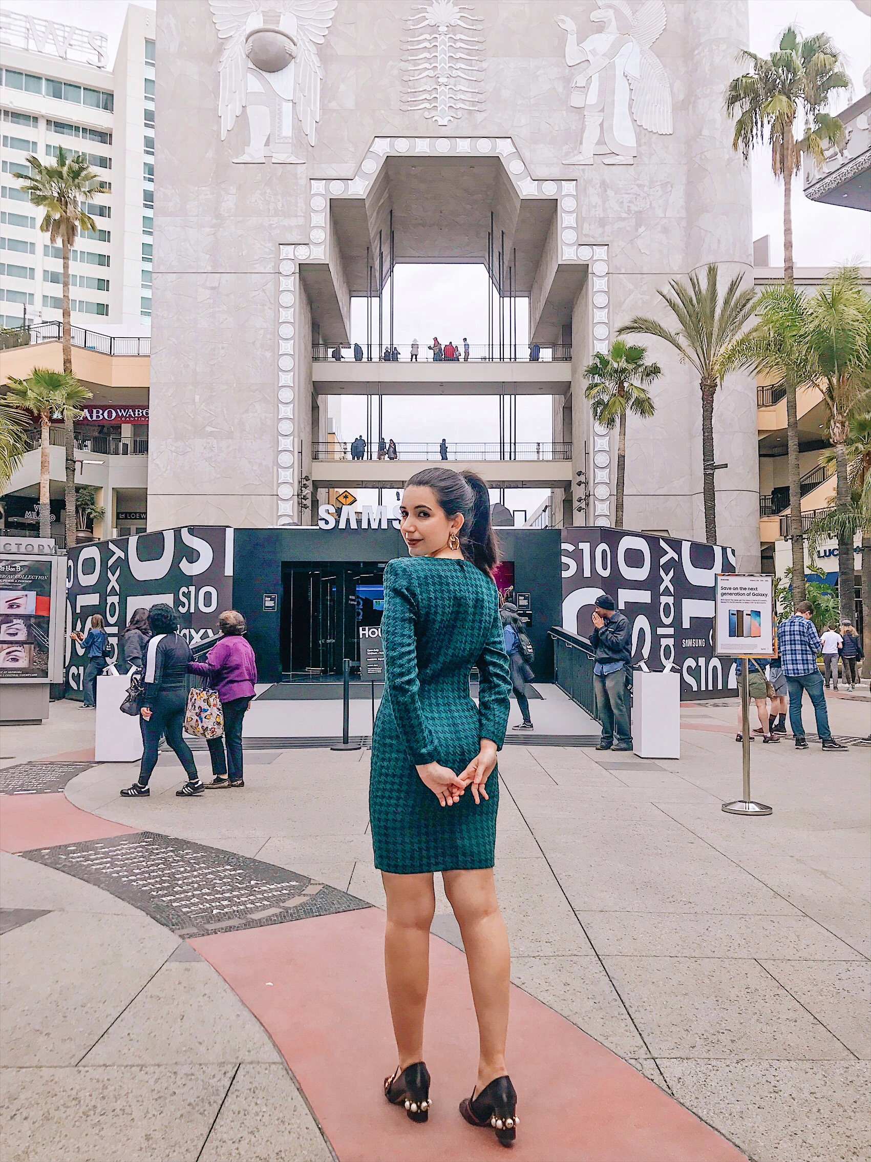 fashion blogger, lookbook, outfit of the day, ootd, outfit of the night, ootn, hounds tooth, '80s style, '80s fashion, gold earrings, Gucci shoes, Gucci loafers, LAFW, LA Fashion Week, style, fashion, dress, hounds tooth dress,