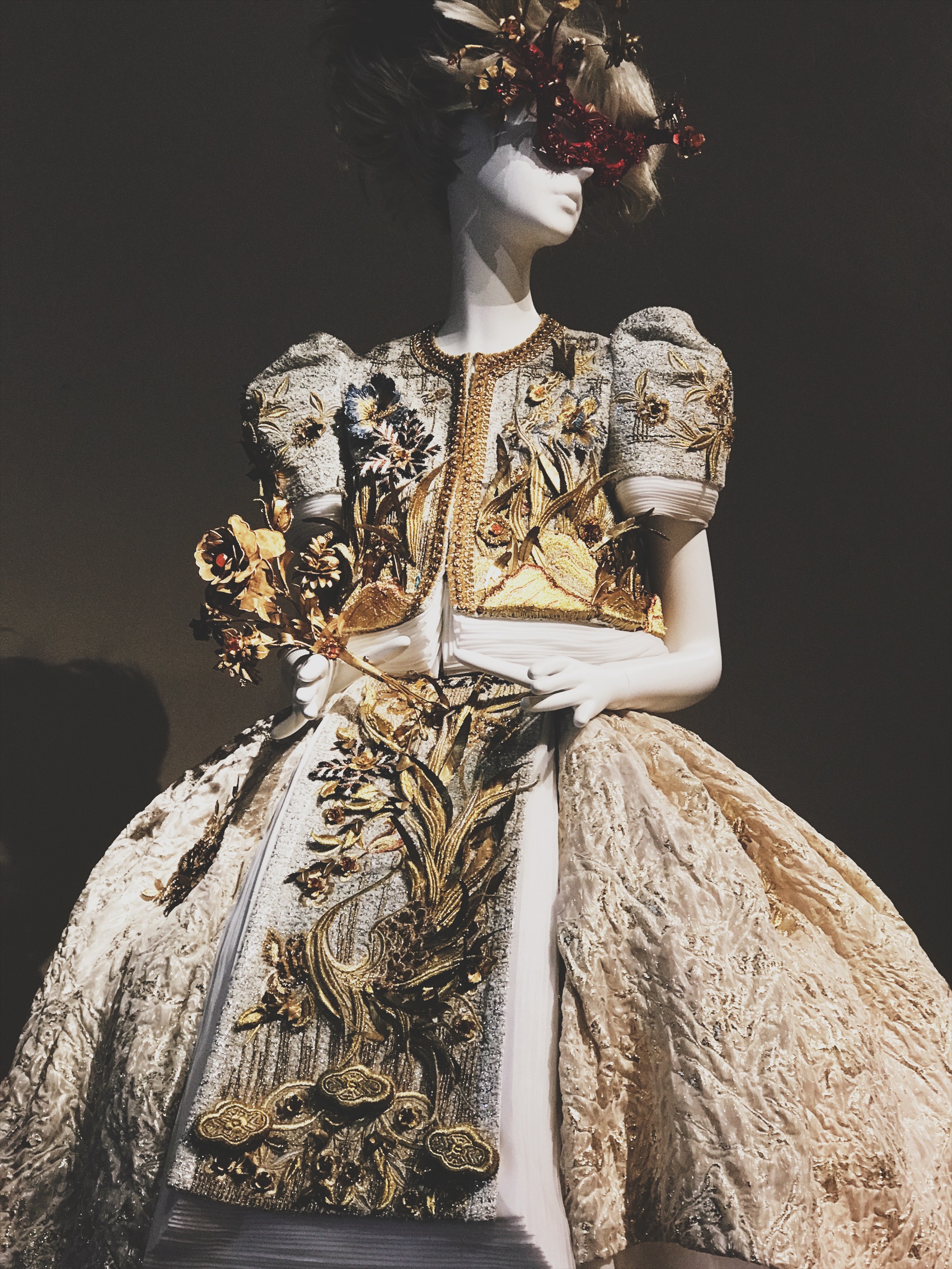 Guo Pei, Bowers Museum, Orange County, Chinese couture, haute couture, Chambre Syndicale de la Haute Couture, Paris fashion week, fashion week, fashion exhibition, museum exhibition, embroidery, Guo Pei, Guo Pei Encounter, Guo Pei 1002 Nights, fashion designer