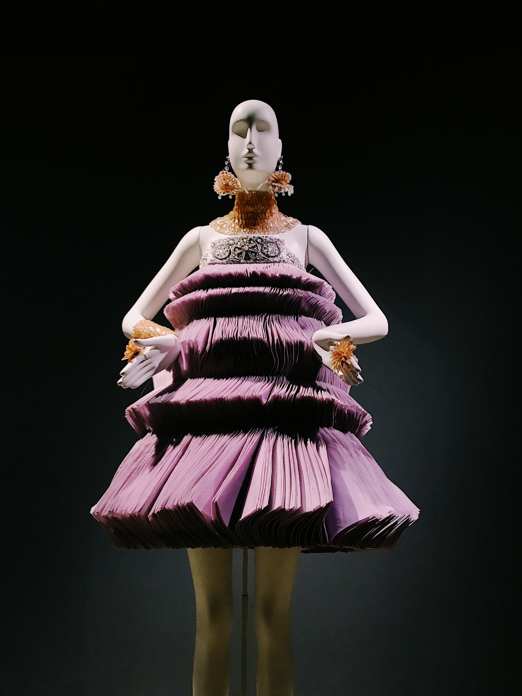 Guo Pei, Bowers Museum, Orange County, Chinese couture, haute couture, Chambre Syndicale de la Haute Couture, Paris fashion week, fashion week, fashion exhibition, museum exhibition, embroidery, Guo Pei, Guo Pei Encounter, Guo Pei 1002 Nights, fashion designer