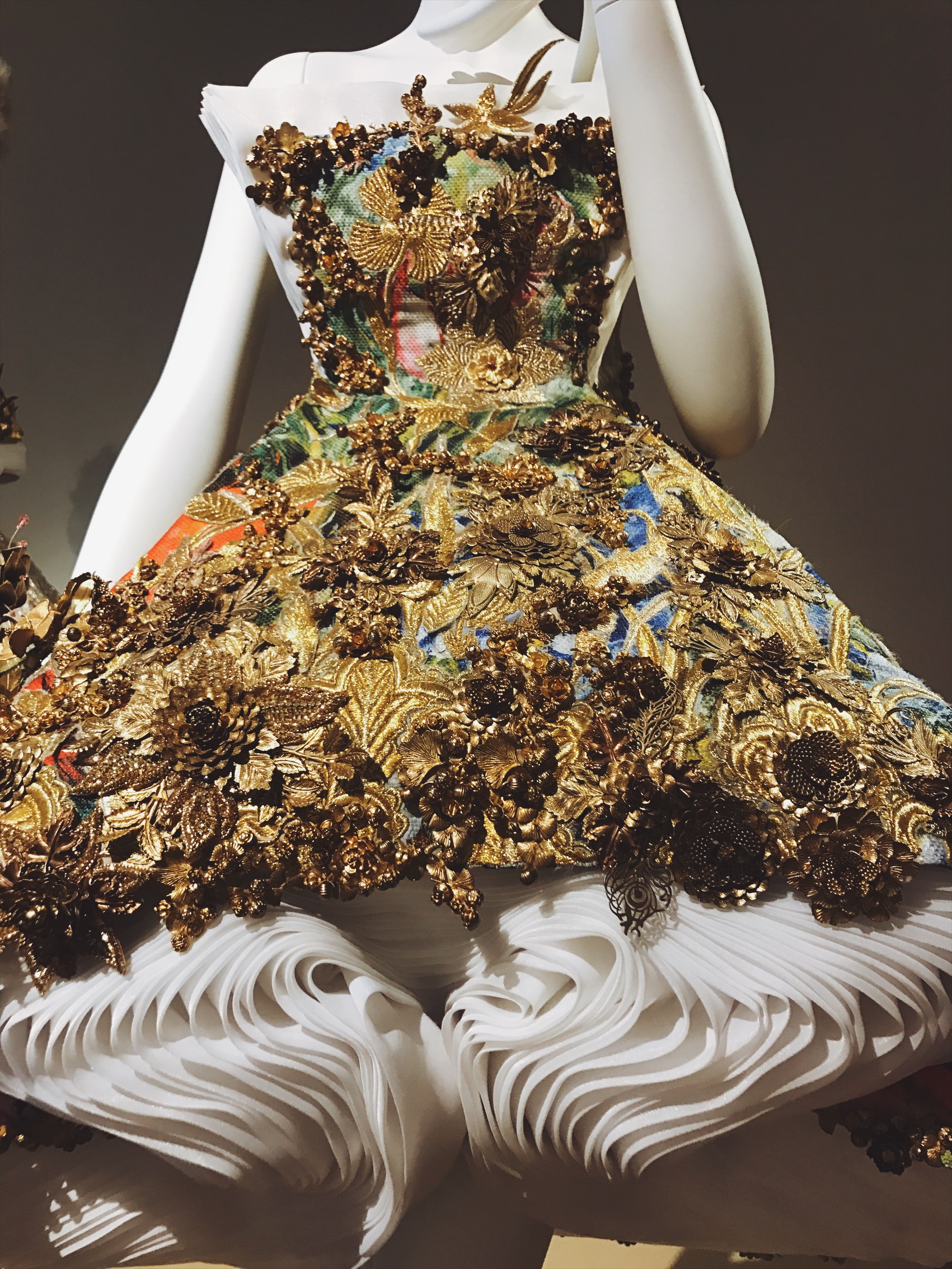 Guo Pei, Bowers Museum, Orange County, Chinese couture, haute couture, Chambre Syndicale de la Haute Couture, Paris fashion week, fashion week, fashion exhibition, museum exhibition, embroidery, Guo Pei, Guo Pei Encounter, Guo Pei 1002 Nights, fashion designer