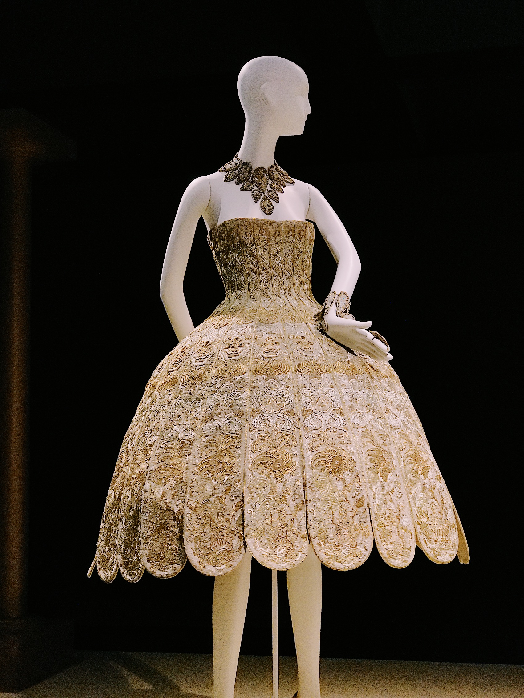 Guo Pei, Bowers Museum, Orange County, Chinese couture, haute couture, Chambre Syndicale de la Haute Couture, Paris fashion week, fashion week, fashion exhibition, museum exhibition, embroidery, Guo Pei, Guo Pei Encounter, Guo Pei 1002 Nights, fashion designer