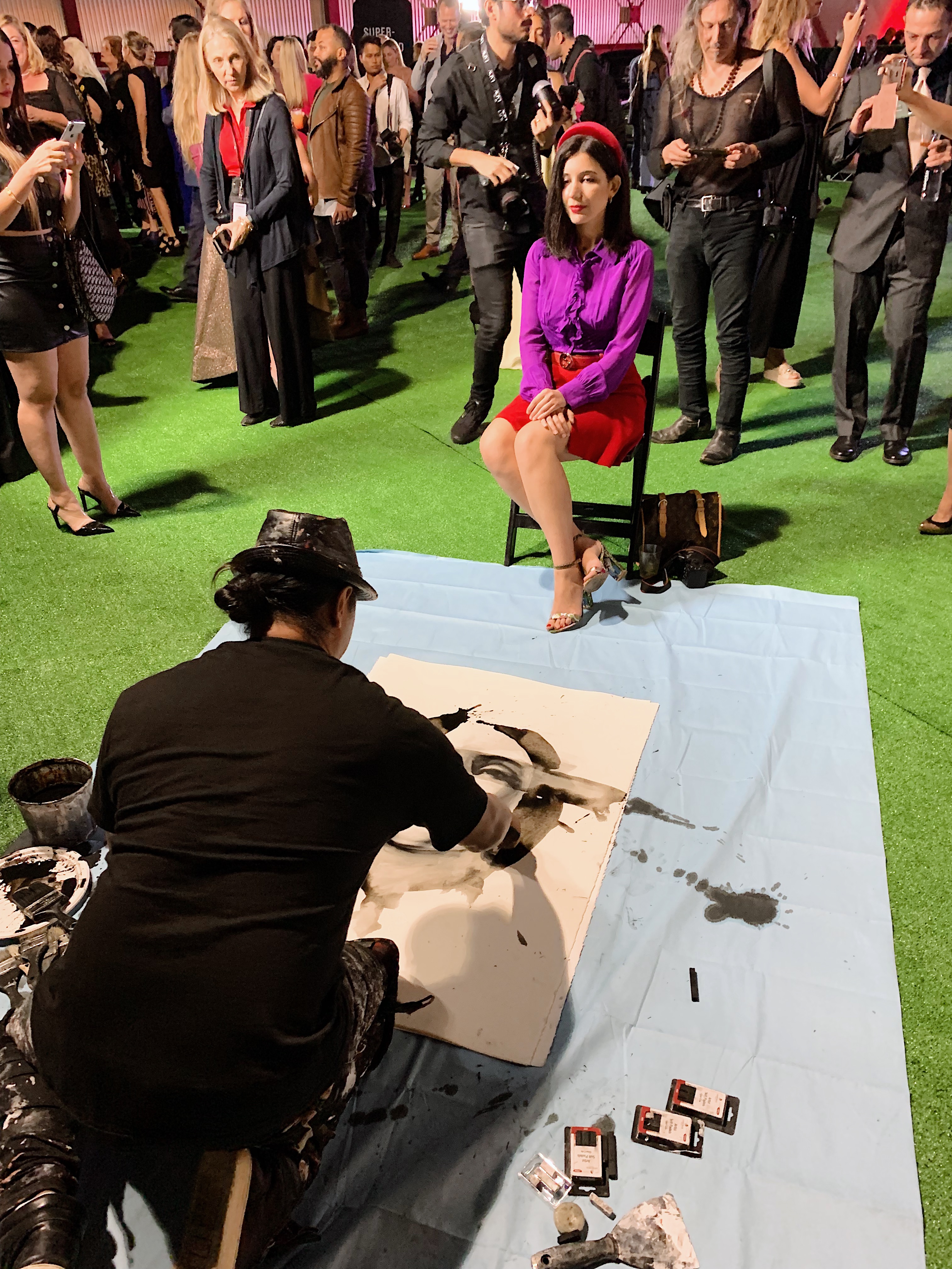 Robert Vargas, live painting, fashion month, SS20, runway, red carpet, fashion week, LA Fashion Week, Los Angeles fashion, fall fashion, Gucci belt, Steve Madden shoes, floral shoes, purple blouse, headband, red lips, fashion blogger, LA fashion blogger, vintage fashion, lookbook, outfit of the night