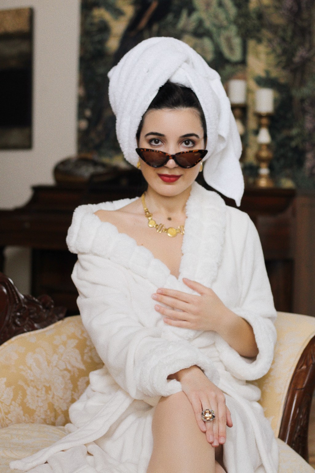 social distancing, binge watch, Netflix and Chill, COVID19, coronavirus, spa outfit, vintage, Sophia Loren, beauty, health and wellness, fashion documentaries, white robe, red lipstick, gold jewelry, Vogue, vintage fashion photos, outfit of the day, high fashion, outfit of the day, look of the day, style diary, indoor activities, R&R, rest and relation, pampering