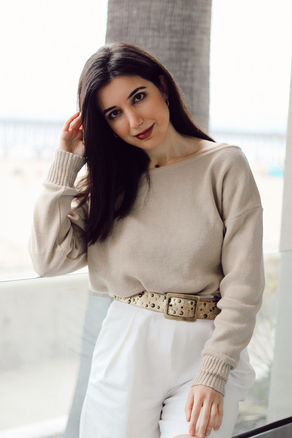 brown eyed girl, brown hair, neutrals, summer style, summer 2020, beach fashion, beach style, fashion blogger, beach look, fashion editorial, Pismo Beach, Central Coast, gold hoop earrings, monochrome style, color blocking, off duty style, Hamptons style, neutral outfit, beige outfit, luxury, Storets, Calvin Klein, metallic belt, white shorts, bermuda shorts, high waist shorts