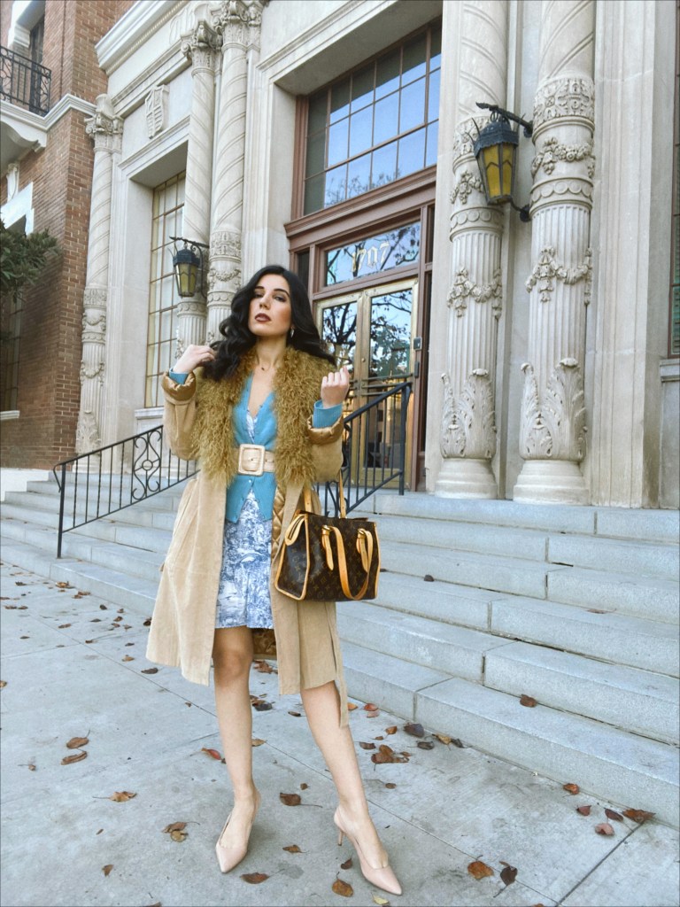 Carrie Bradshaw, Sex and the City, And Just Like That, Big, SATC, SATC fashion, Carrie Bradshaw outfit, winter outfit, suede coat, toile dress, nude pumps